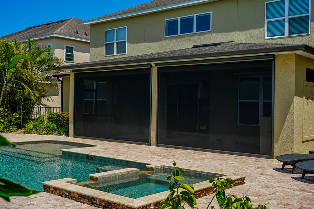 motorized-retractable-screen-ultrashade-pool