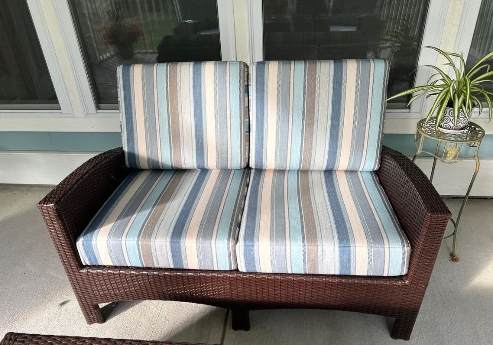 custom-outdoor-sunbrella-cushions-loveseat
