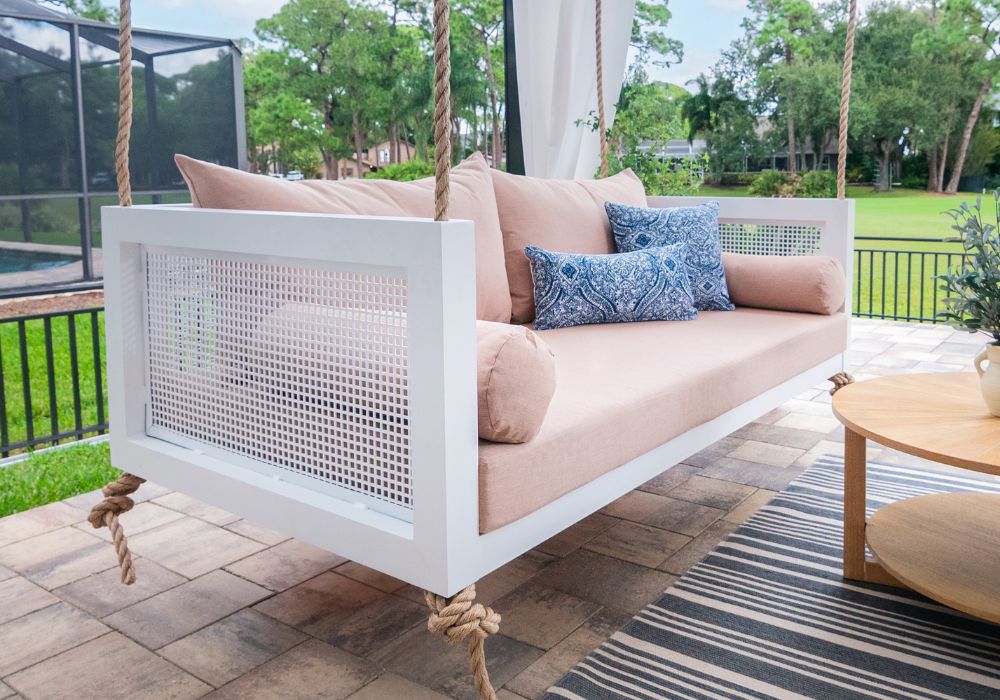 debbie-hanging-swing-bed