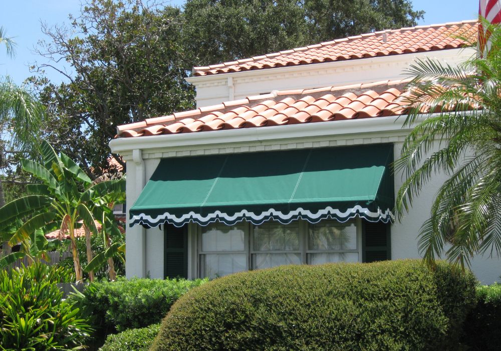 green-scalloped-traditional-awning-2