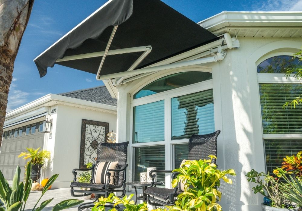 motorized-retractable-awnings-black-side-view
