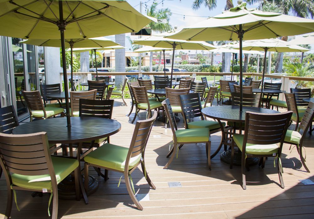 Rumfish Bar & Grille – Custom Cushions & Umbrellas